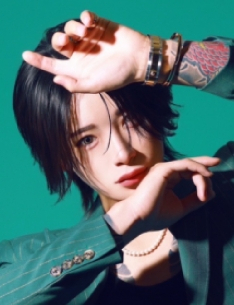 神童 紅麗亜